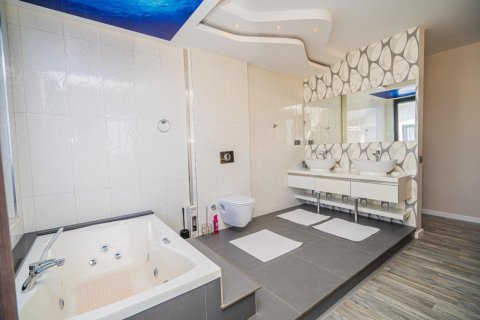 4 rooms Apartment in Lien Chieu, Vietnam No. 65098 25