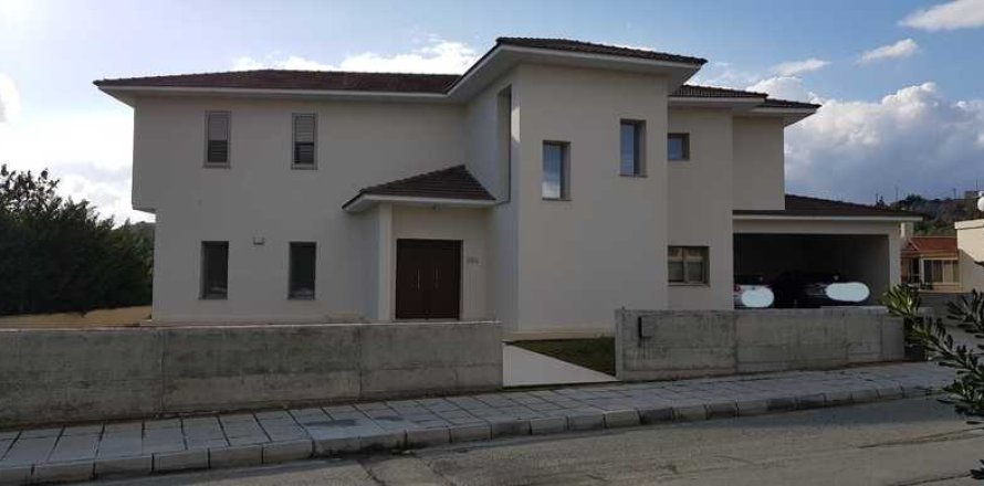4 bedrooms House in Pyrgos, Cyprus No. 66540
