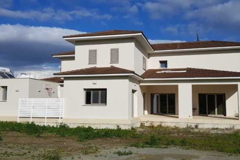 4 bedrooms House in Pyrgos, Cyprus No. 66540 2