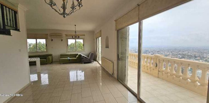 6 bedrooms House in Limassol, Cyprus No. 100794