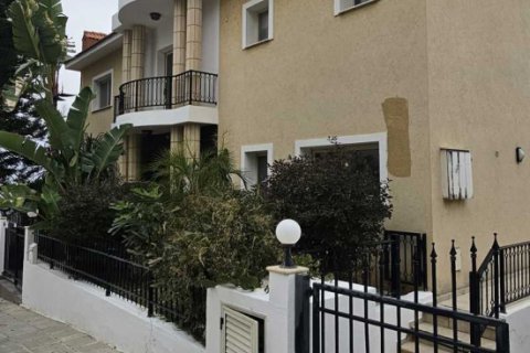 6 bedrooms House in Limassol, Cyprus No. 100794 3