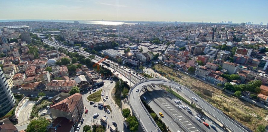 2 dormitorios Apartment en Kadikoy, Turkey No. 80382