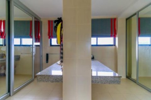 5 bedrooms Villa in Hua Hin, Thailand No. 95863 11