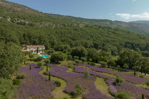 6 dormitorios Villa en Saint-Vallier-de-Thiey, France No. 100244 2