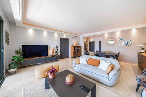 3 dormitorios Apartment en Cannes, France No. 67276 2