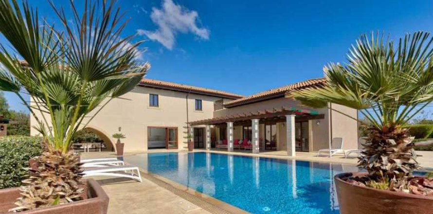 5 chambres House à Paphos, Cyprus No. 71018