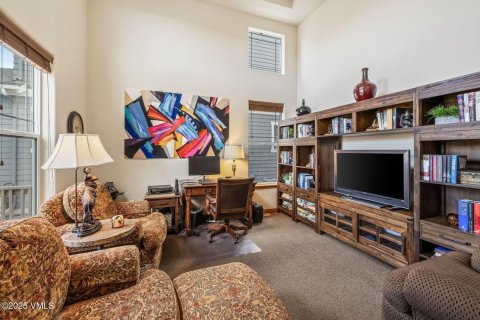 4 bedrooms House in Eagle, USA No. 81931 19