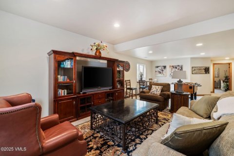 4 bedrooms House in Eagle, USA No. 81931 24