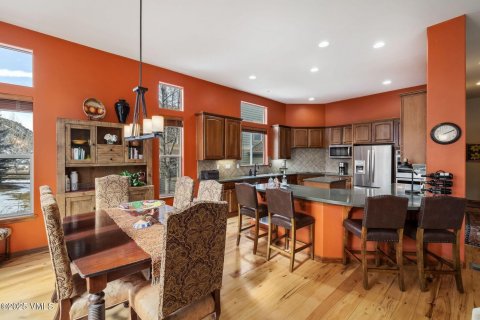 4 bedrooms House in Eagle, USA No. 81931 10