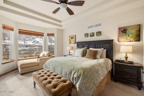 4 bedrooms House in Eagle, USA No. 81931 15