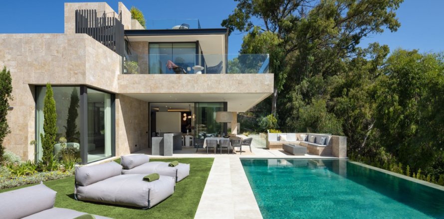 Дом с 6 спальнями в Нуэва Андалусия, Испания №83955