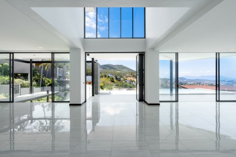 4 bedrooms Villa on the Chaweng Beach, Thailand No. 258 1