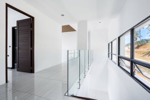 4 bedrooms Villa on the Chaweng Beach, Thailand No. 258 14