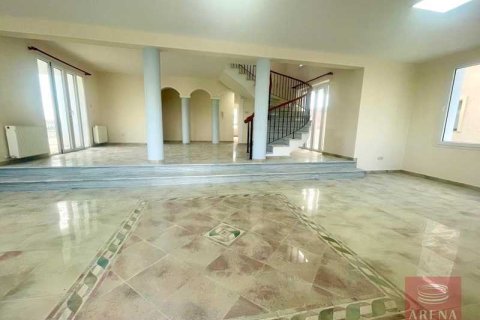 5 bedrooms Villa in Aradippou, Cyprus No. 79643 1