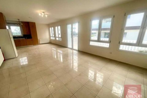 5 bedrooms Villa in Aradippou, Cyprus No. 79643 8