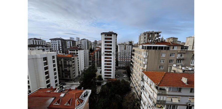 2 bedrooms Apartment in Kadikoy, Turkey No. 124878