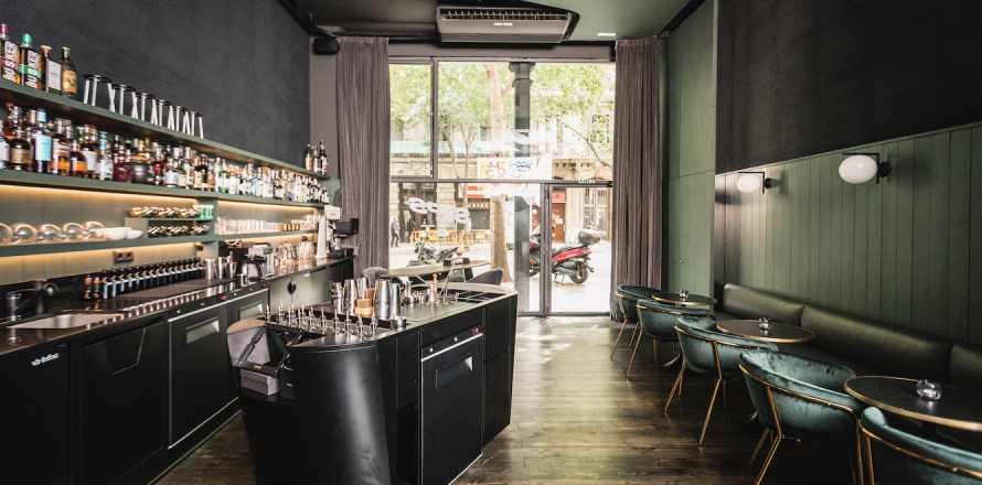136m² Commercial property en Madrid, Spain No. 99171