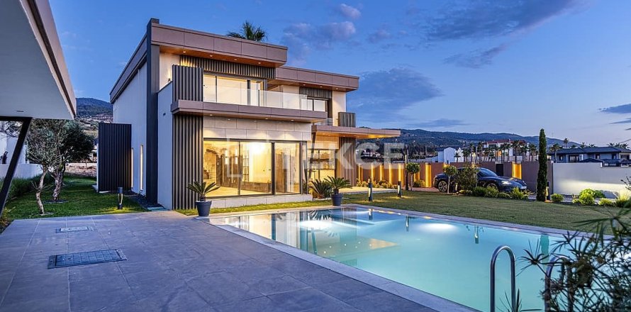 5 bedrooms Villa in Izmir, Turkey No. 120754