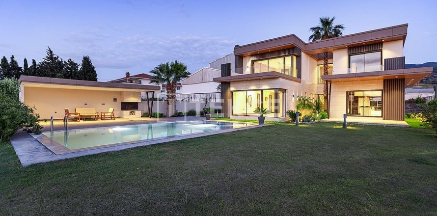 5 dormitorios Villa en Izmir, Turkey No. 120754