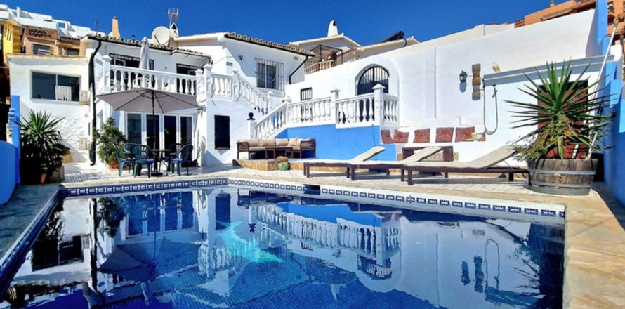 4 bedrooms Villa in Long Hoa, Vietnam No. 83873