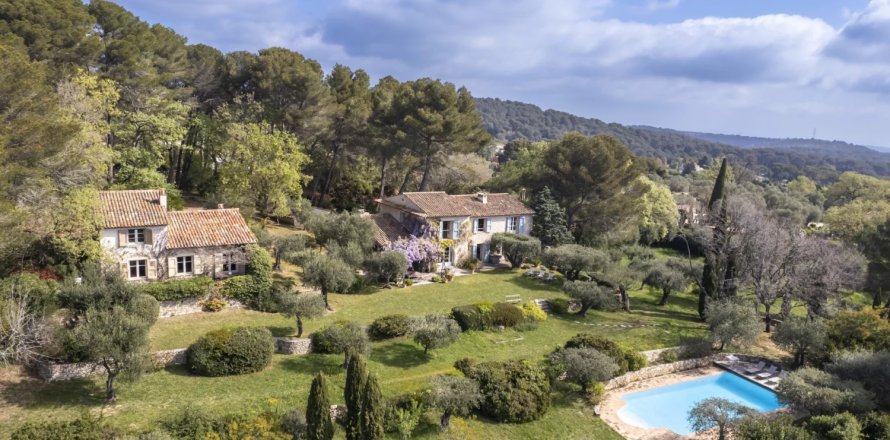 Вилла с 10 спальнями в Мужен, Франция №99306