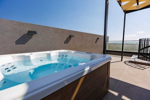 3 bedrooms Apartment in Limassol, Cyprus No. 102809 4