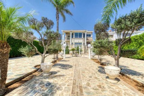 4 bedrooms House in Paralimni, Cyprus No. 101378 1