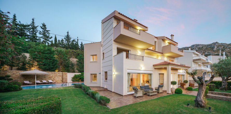 6 bedrooms Villa in Palaia Fokaia, Greece No. 108382