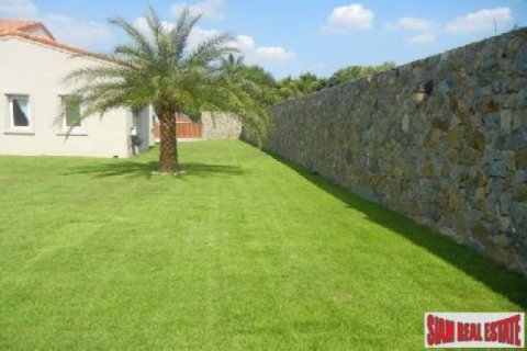 6 bedrooms House in Pattaya, Thailand No. 96477 5