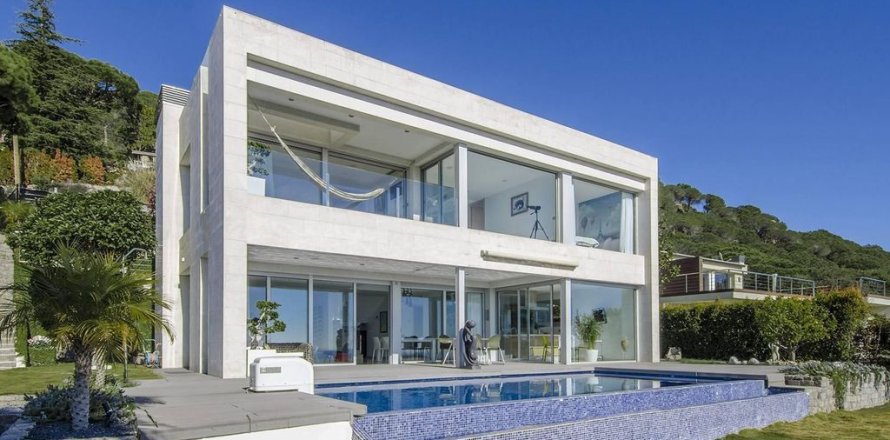 4 dormitorios House en Cabrils, Spain No. 25617