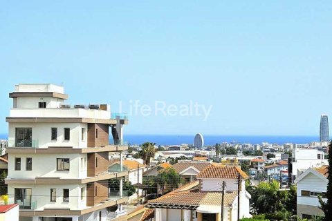 5 chambres House à Agios Athanasios, Cyprus No. 31486 3