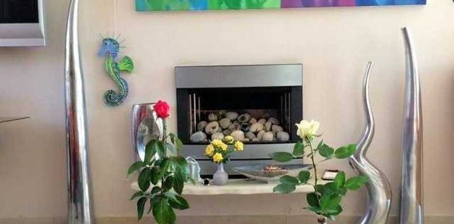 Дом с 4 спальнями в Агиос Тихонас, Кипр №29709