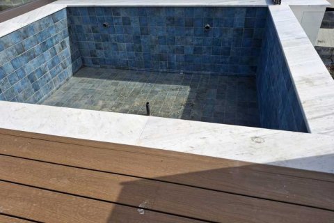 3 bedrooms Penthouse in Limassol, Cyprus No. 81803 2