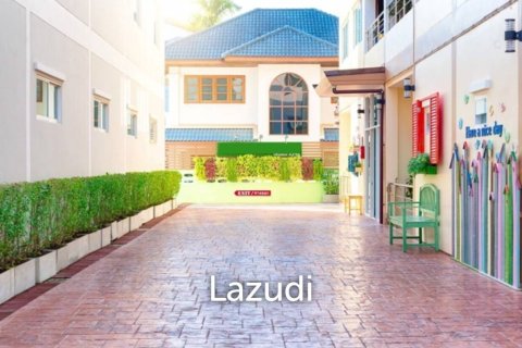 9 bedrooms Commercial property in Chiang Mai, Thailand No. 98046 2