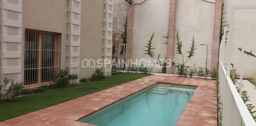 2 bedrooms Villa in Barcelona, Spain No. 109919