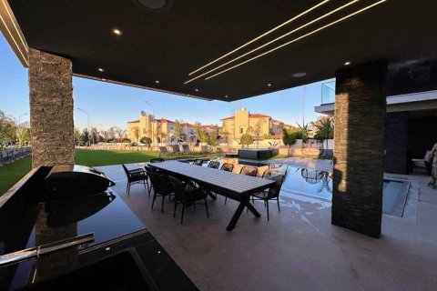 5 bedrooms House in Pernera, Cyprus No. 31484 6