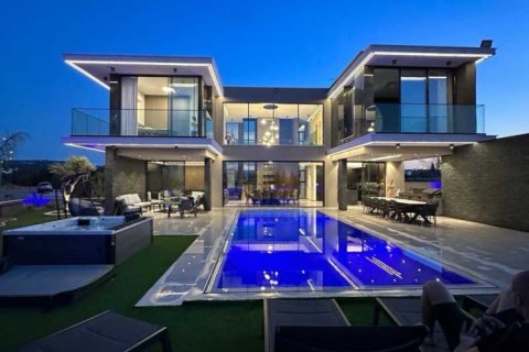 5 bedrooms House in Pernera, Cyprus No. 31484 1