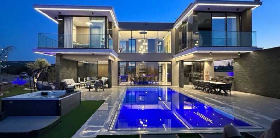 5 bedrooms House in Pernera, Cyprus No. 31484