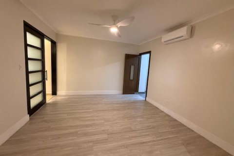 3 dormitorios Apartment en Panamá, Panama No. 117959 3