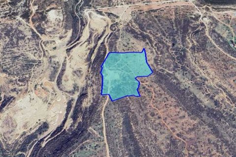 Commercial property in Kato Polemidia, Cyprus No. 64345 1