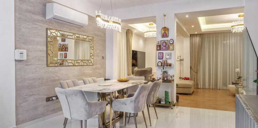 4 bedrooms House in Parekklisia, Cyprus No. 31223