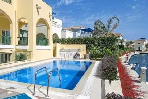 4 bedrooms House in Limassol, Cyprus No. 43043 1