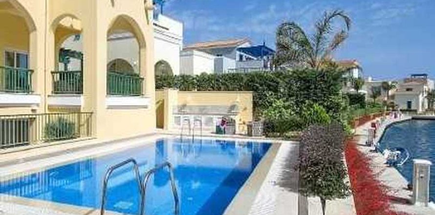 4 bedrooms House in Limassol, Cyprus No. 43043