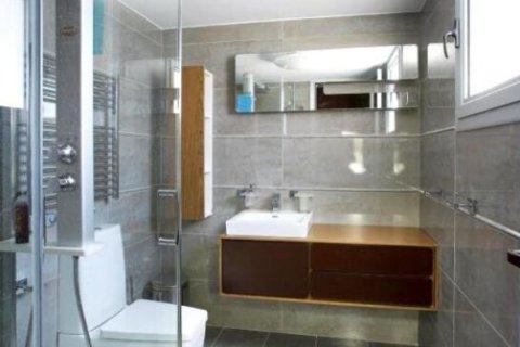 3 bedrooms Villa in Limassol, Cyprus No. 106985 4