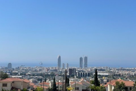 4 rooms Apartment in Limassol, Cyprus No. 107046 1