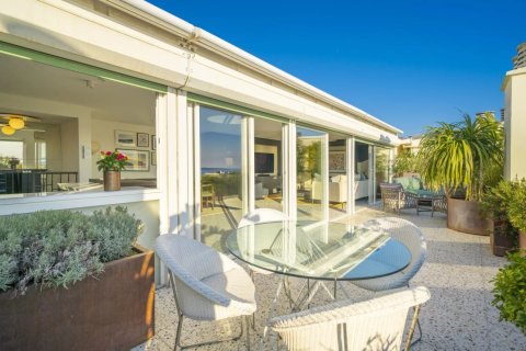 3 dormitorios Apartment en Cannes, France No. 71486 2