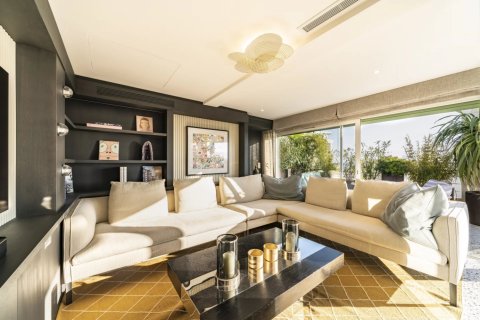 3 dormitorios Apartment en Cannes, France No. 71486 3