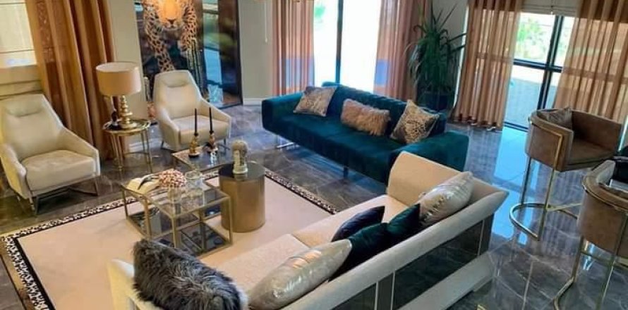 Вилла с 4 спальнями в Аланья, Турция №122978