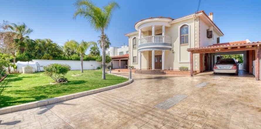 5 bedrooms Villa in Ayia Napa, Cyprus No. 84656