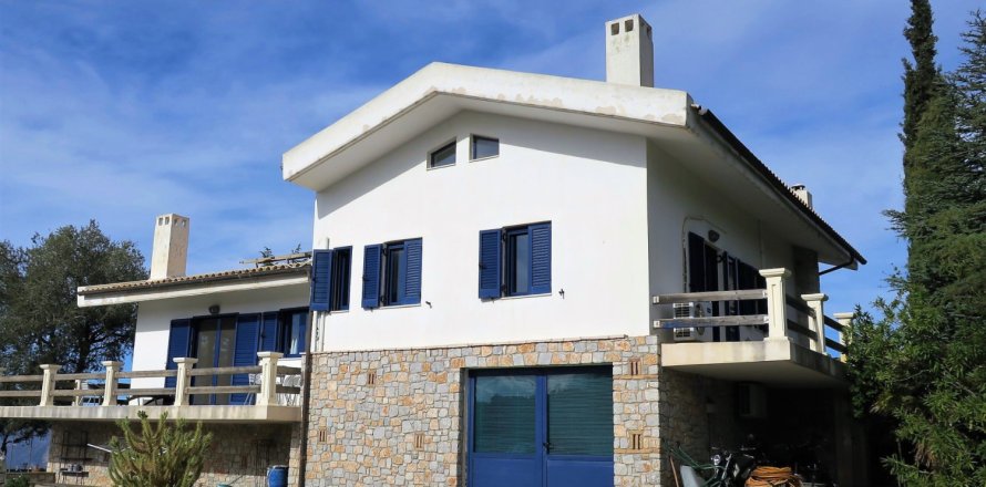 3 bedrooms House in Chania, Greece No. 24138